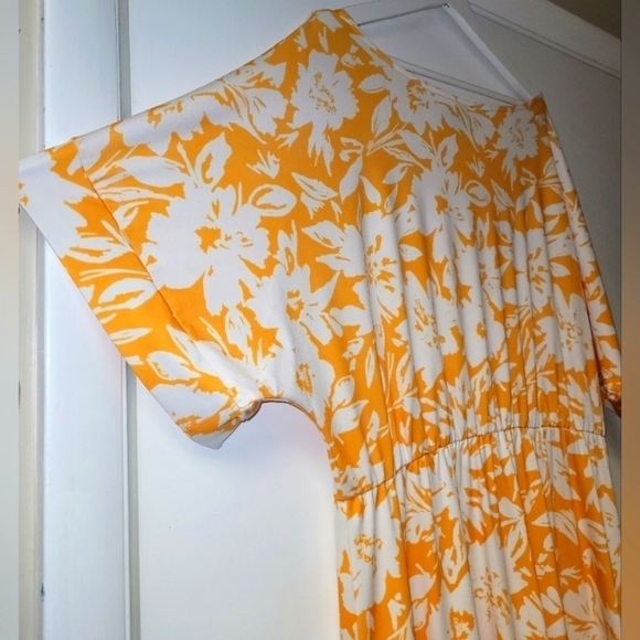 Eloquii Yellow And White Floral Maxi Dress With Elastic Waist Front Slit Size 16 - Picture 8 of 16